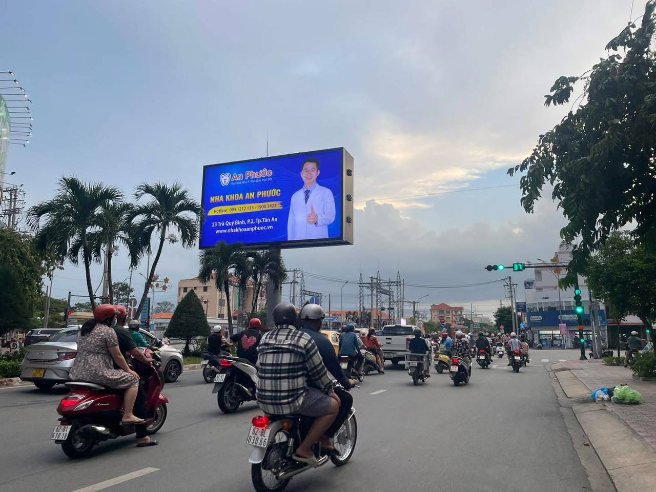 Quảng cáo OOH - Billboard và Pano truyền thống